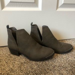 Cute ankle booties - Never worn